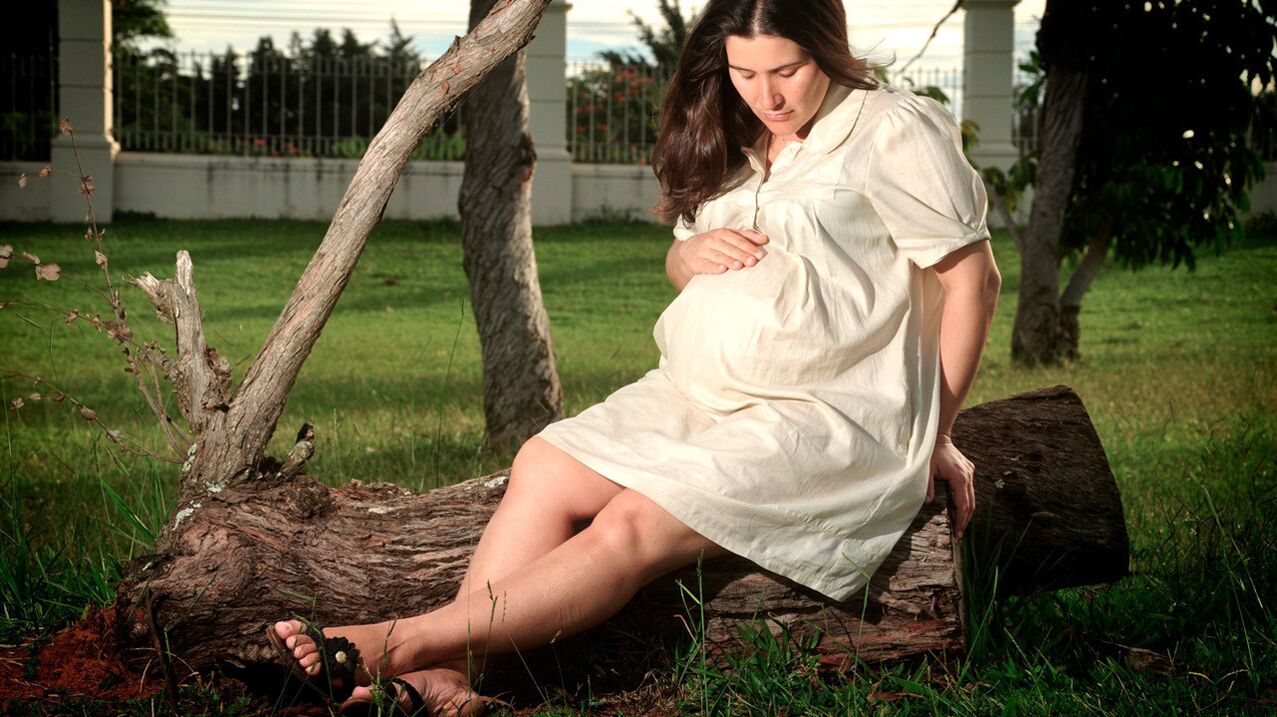 Die Schwangerschaft ist ein Faktor bei der Entwicklung von Krampfadern in den Beinen. 